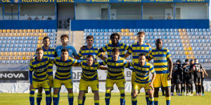 Να κλείσει τον πρώτο γύρο με τρίποντο