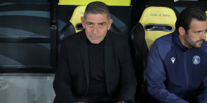 Οι κιτρινομπλέ ευχές σε Παντελίδη