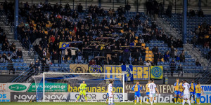 (Δίκαιο) Ξέσπασμα κόσμου με συνθήματα και απογοήτευση…