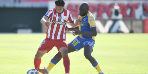 Απόφαση-σκάνδαλο: Ο Παπαδόπουλος χάρισε κόκκινη στον Πανσερραϊκό