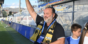 Η χειραψία Ηλιόπουλου - Μπάκου και τα αμοιβαία συγχαρητήρια