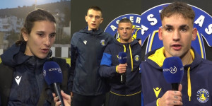 Οι εορταστικές ευχές της "κιτρινομπλέ" οικογένειας (vid)