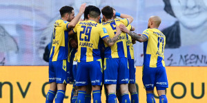 Το κιτρινομπλέ πρόγραμμα του Σαββατοκύριακου