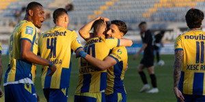 Το δώρο των παικτών του ASTERAS AKTOR στον "100αρη" Μπαρτόλο