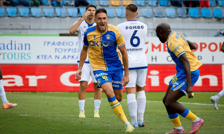 Τα ψέματα τελείωσαν: Ή θα δείξτε κάτι ή…