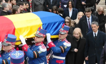 Eκατοντάδες κόσμου στην κηδεία του Μιρτσέα Λουτσέσκου - Στο πλευρό του Ραζβάν οι άνθρωποι του ΠΑΟΚ (photos)