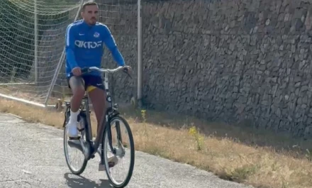 Κουρμπέλης και Κιμπιόκα πήγαν στη προπόνηση του Αστέρα AKTOR με... στυλ (video)