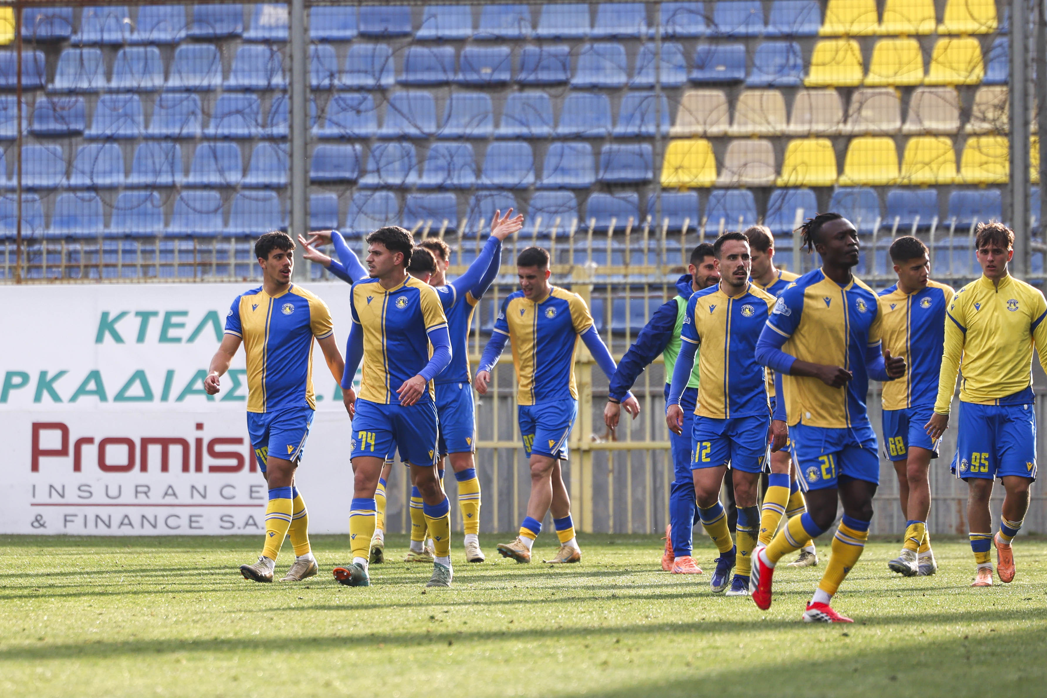 Στην κορυφή ο Γραμμένος, πλησίασε ο Σιμόνι