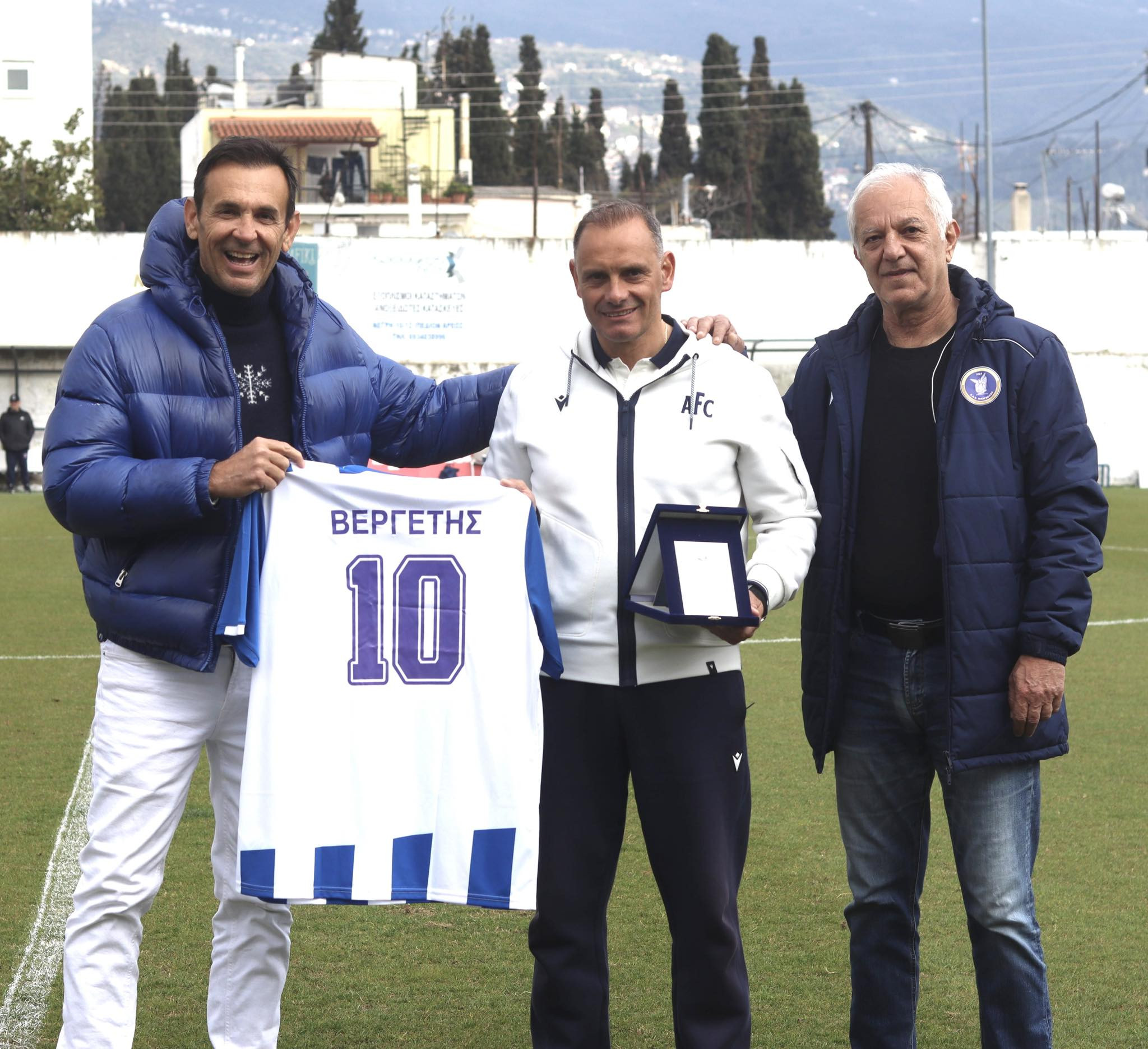 Η Νίκη Βόλου βράβευσε τον Στάικο Βεργέτη