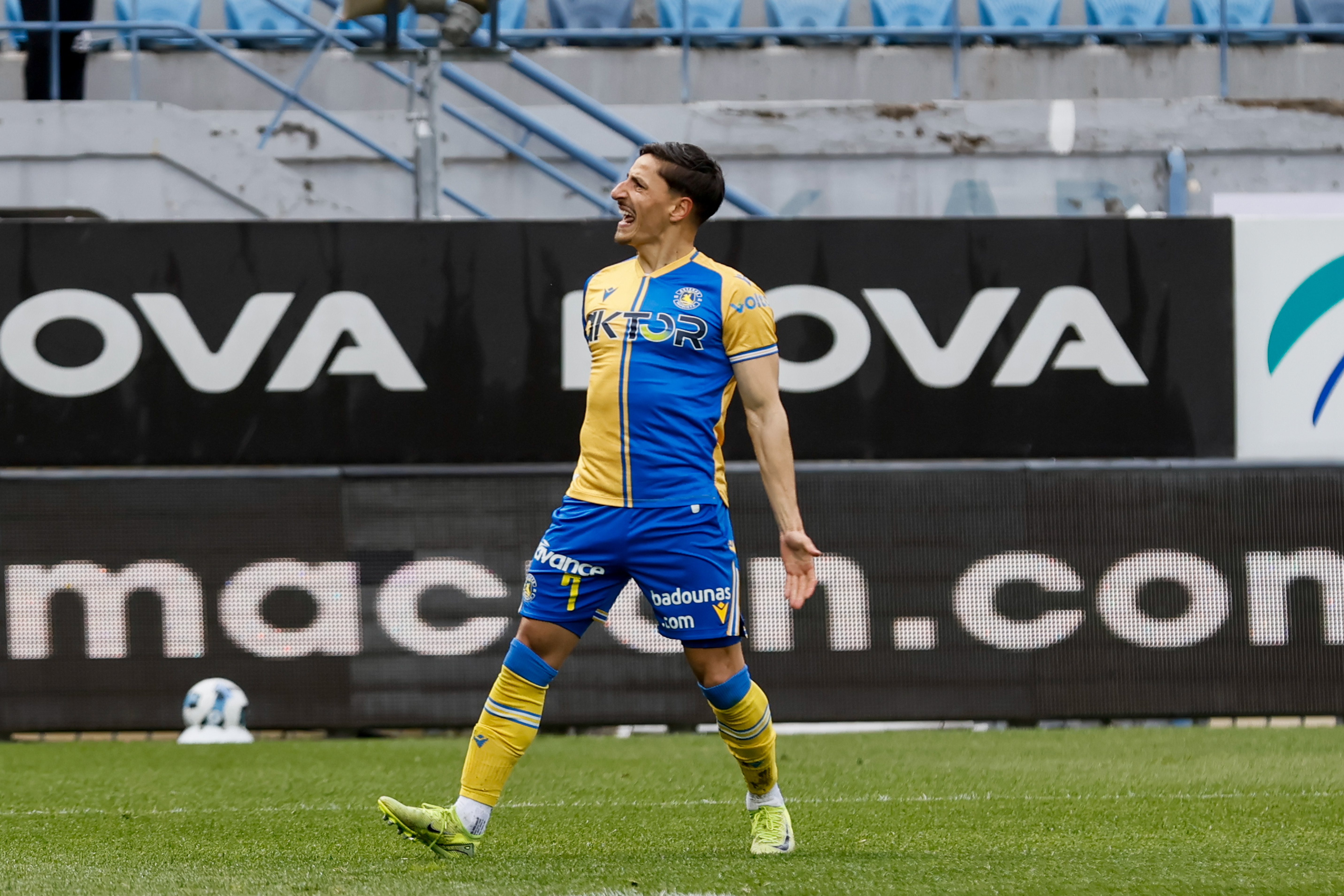 ΑΣΤΕΡΑΣ - ΑΕΛ 3-1: Με το μαχαίρι στα δόντια