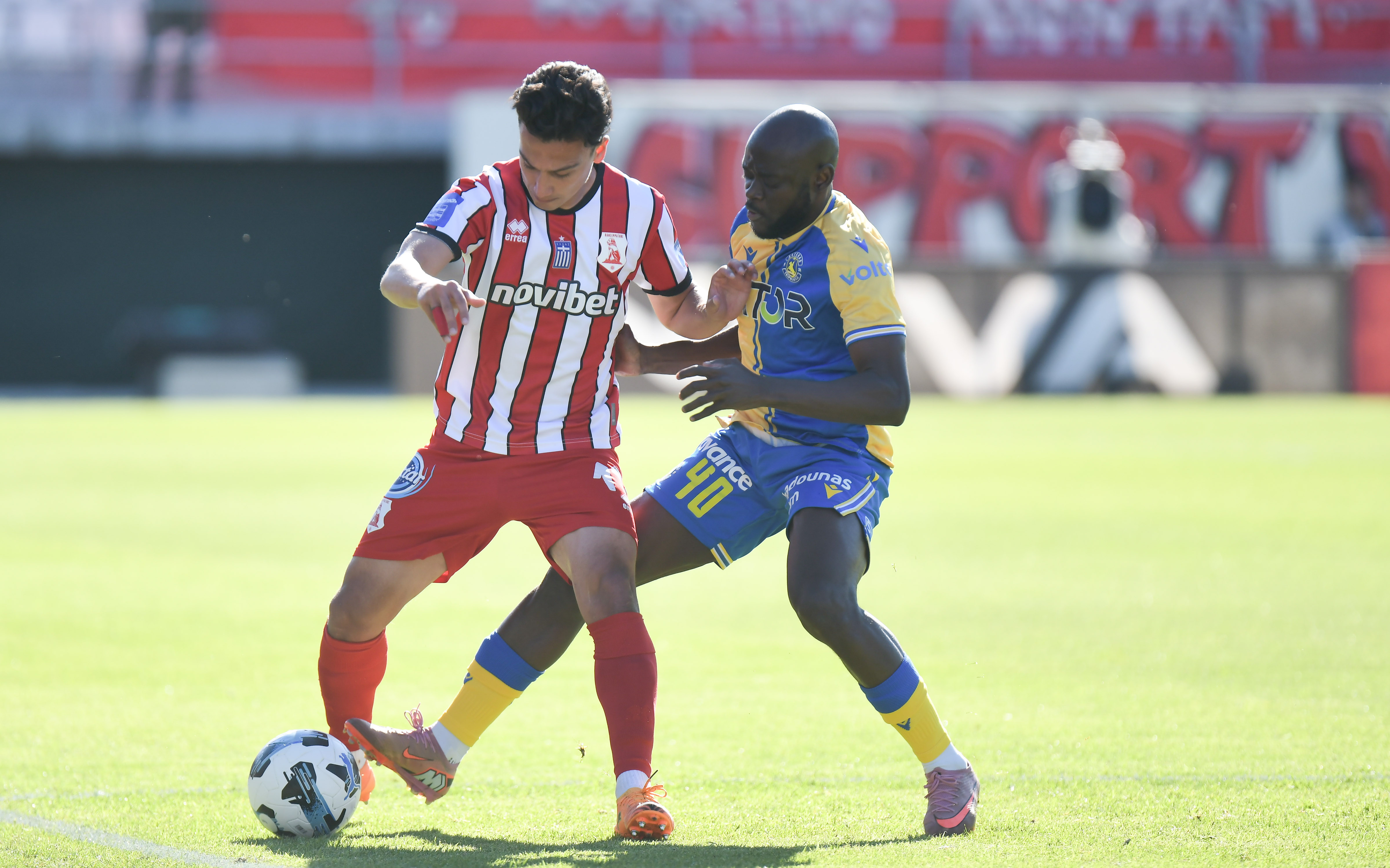 Απόφαση-σκάνδαλο: Ο Παπαδόπουλος χάρισε κόκκινη στον Πανσερραϊκό