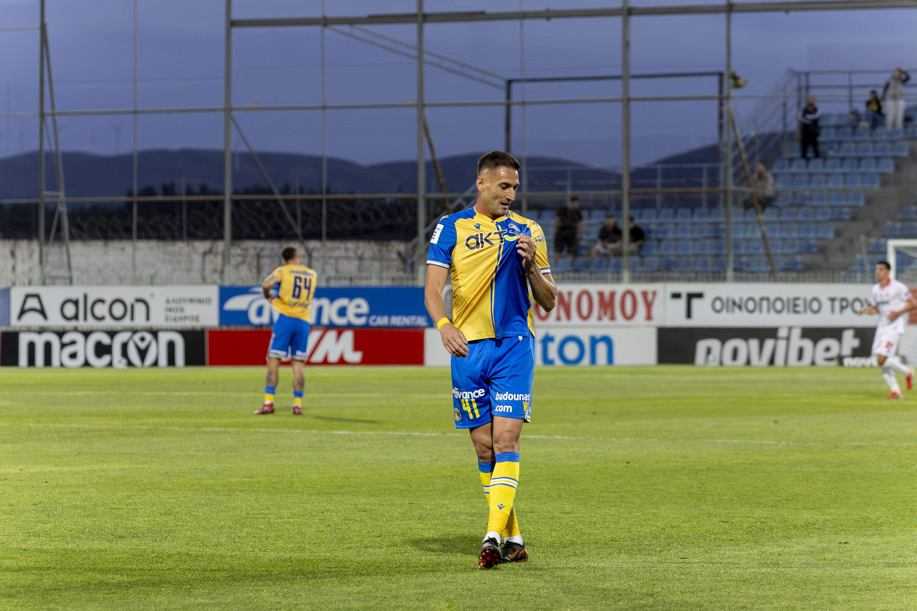 Ο "καυτός" Μακέντα 50άρησε στη Super League