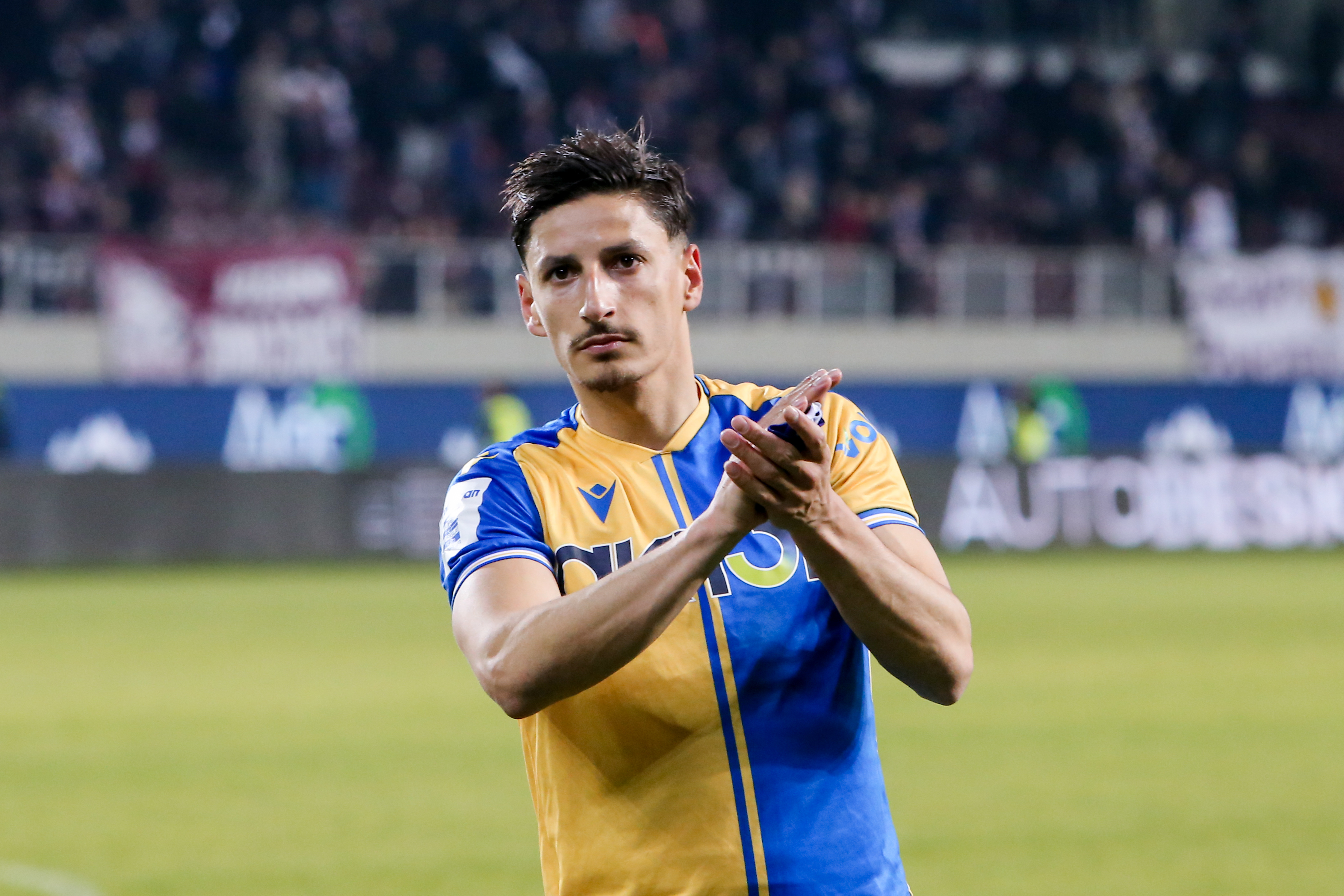 Ο ηγέτης Χουλιάν Μπαρτόλο έχει πάρει τον Αστέρα AKTOR στις πλάτες του