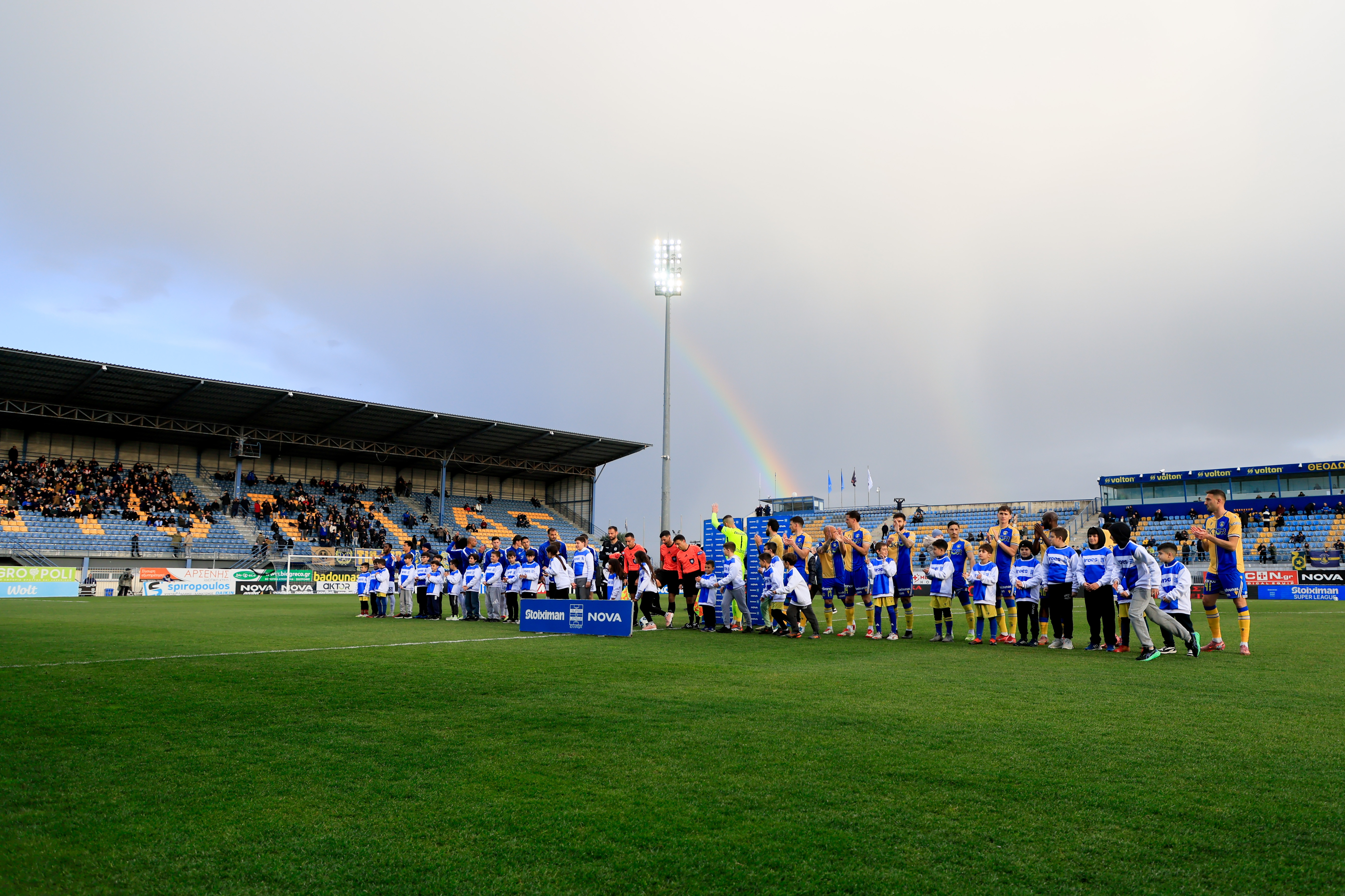 Super League με 1.000 ανθρώπους δεν γίνεται!