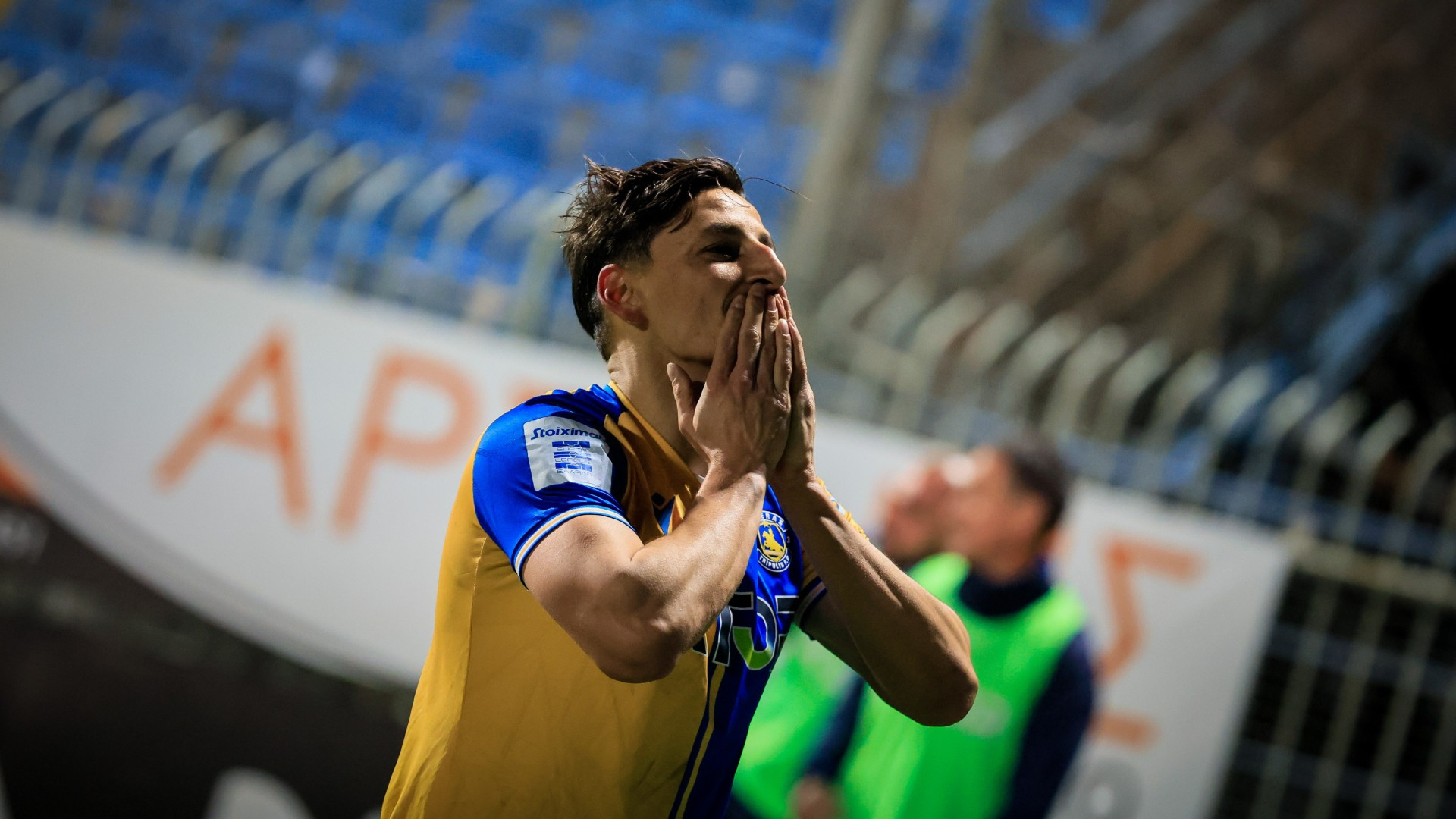 Ο Μπαρτόλο πέρασε Ναβάρο και Ιωάννου κι έπιασε Περόνε