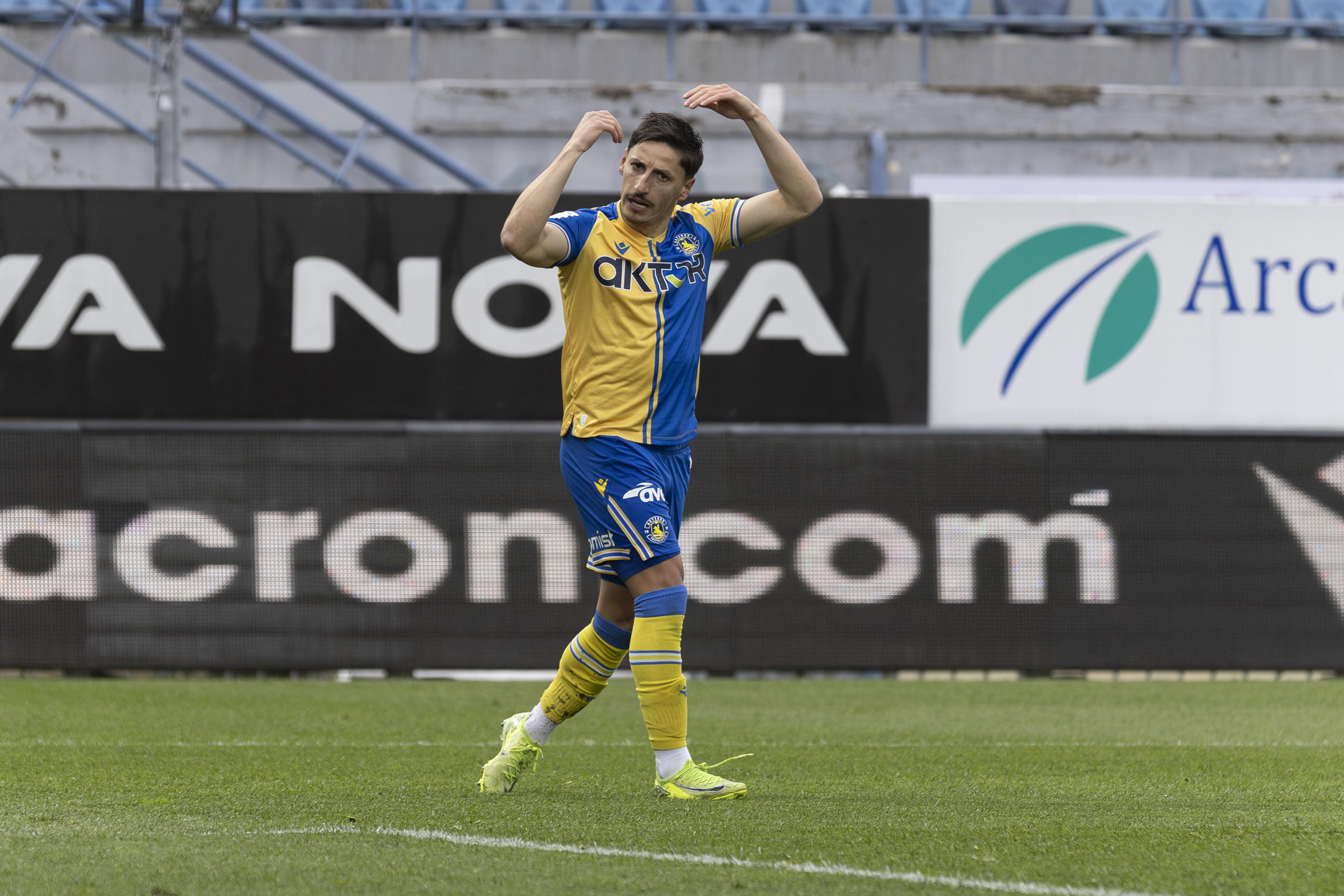 Ψηφίζουμε την γκολάρα του Μπαρτόλο